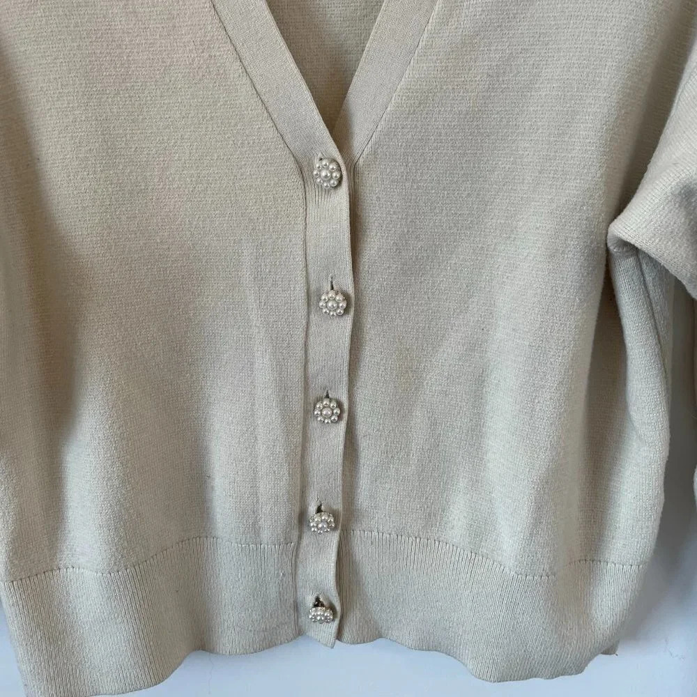 Zara Flower Pearl Button V Neck Knit Cardigan Cream Size Small - Picture 3 of 7